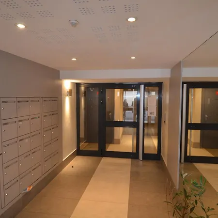 4 Personnes Avec Balcon Quartier Du Port A アパート *